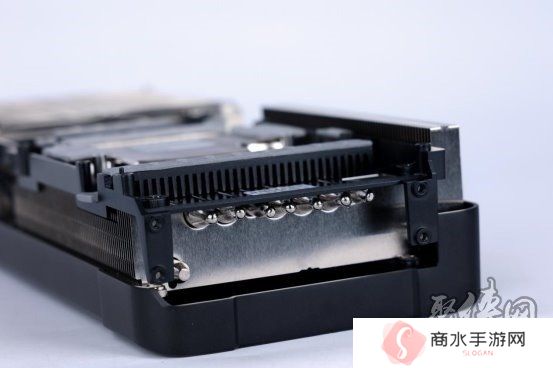 支持DLSS4，从“新”出发